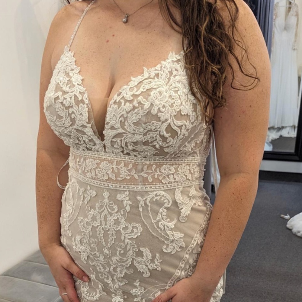 Phenomenal *Sparkly* Designer Wedding Dress
